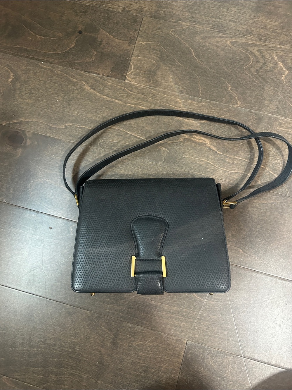 Classic Black Shoulder Bag - Timeless Style